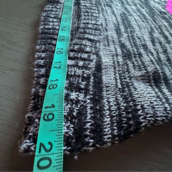 Kiss Pink Lips Knit Sweater By Lei Size Large - Picture 11 of 13